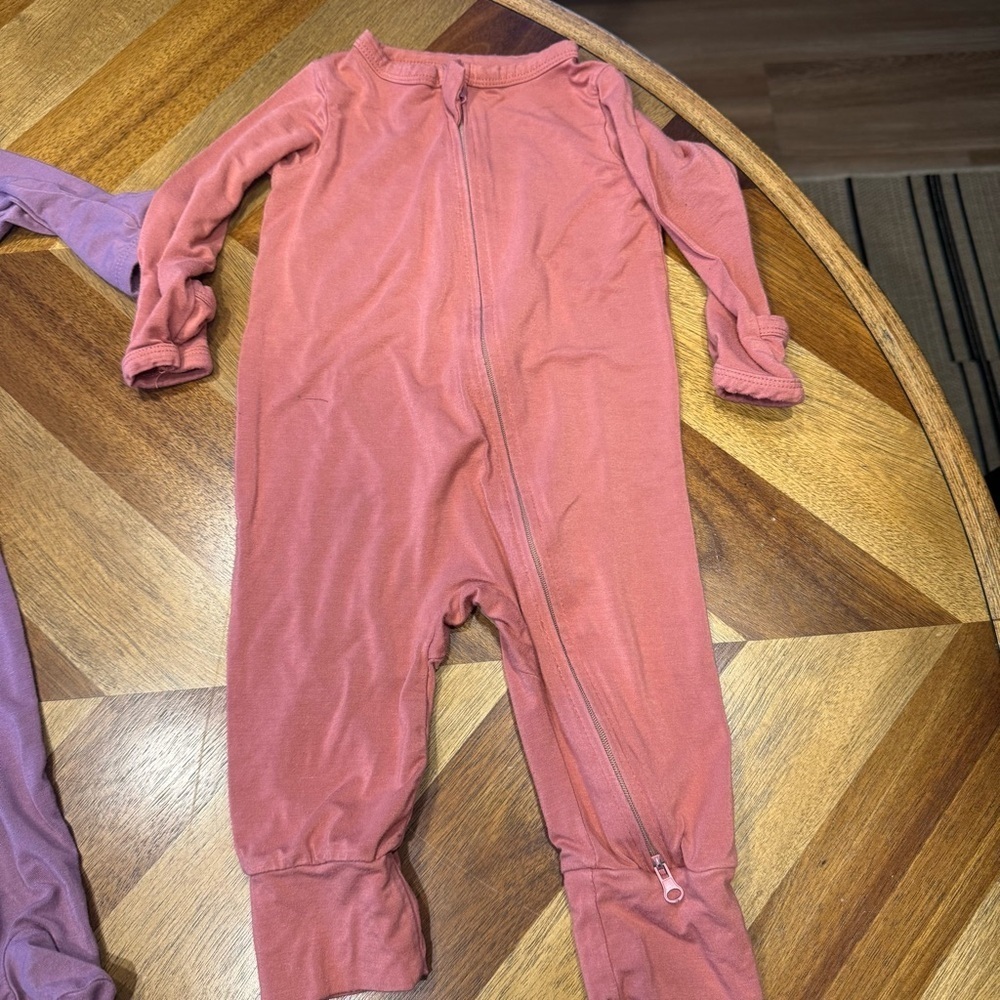 Assorted Baby Bamboo One Pieces Footies lot of 7 small flaw - Picture 8 of 10